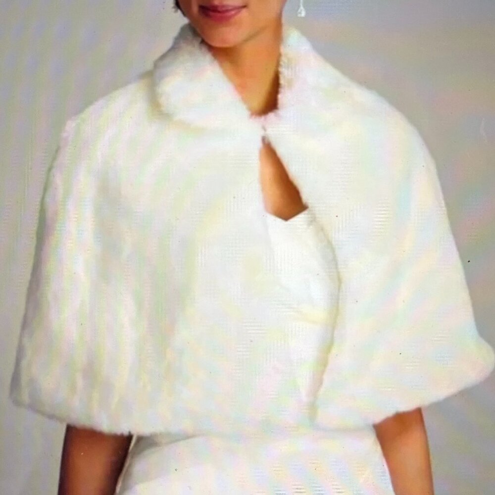 David's Bridal Faux Fur Caplet